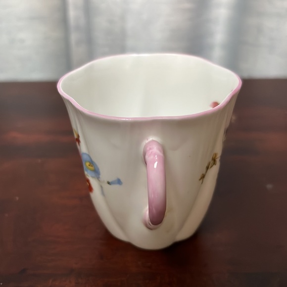 Shelley Rose and Red Daisy Demitasse Cup & Saucer DISCONTINUED! - Picture 7 of 16